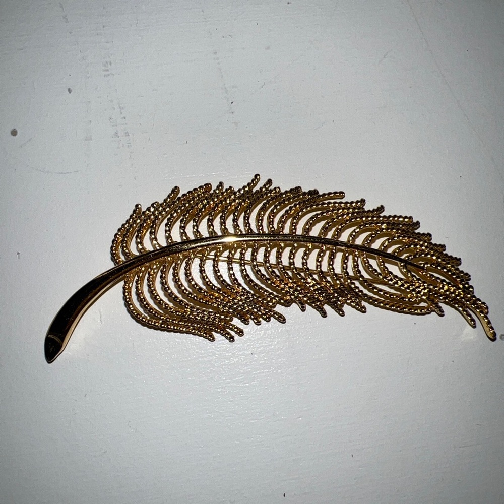 Vintage Monet Large Gold Leaf Feather Brooch 4”